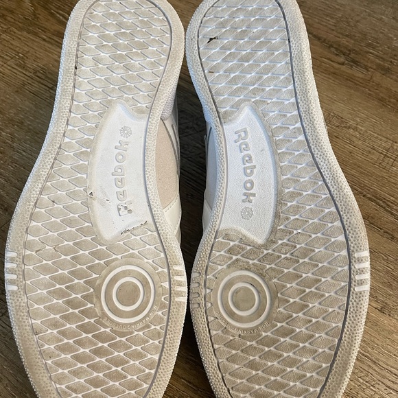 Reebok size 10 - Picture 4 of 4